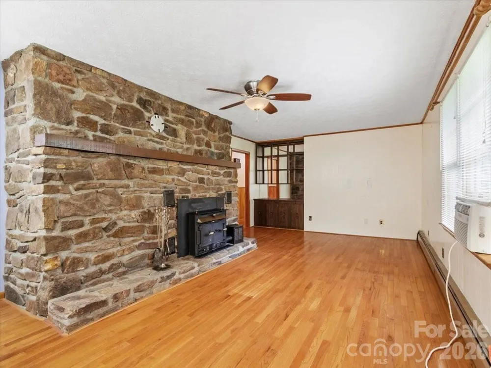 235 Rolling Ridge Loop Burnsville, NC 28714