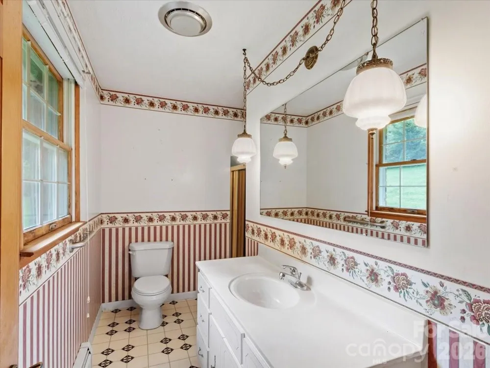 235 Rolling Ridge Loop Burnsville, NC 28714