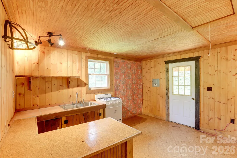435 Mountain Cove Road Marshall, NC 28753