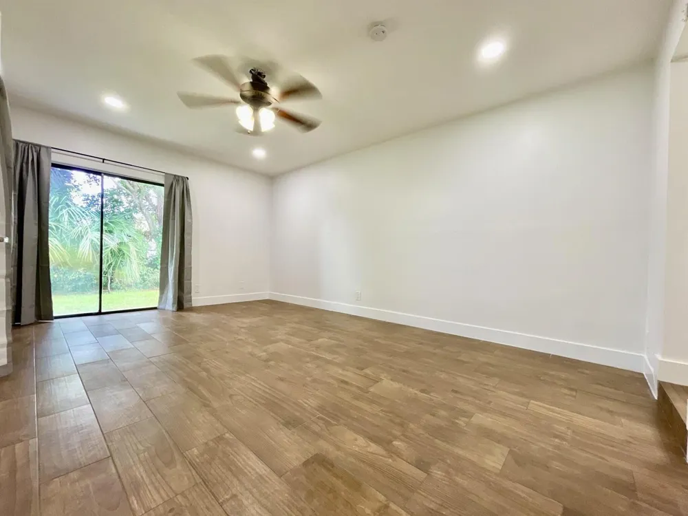 3948 NW 77TH AVENUE #3948 Davie, FL 33024