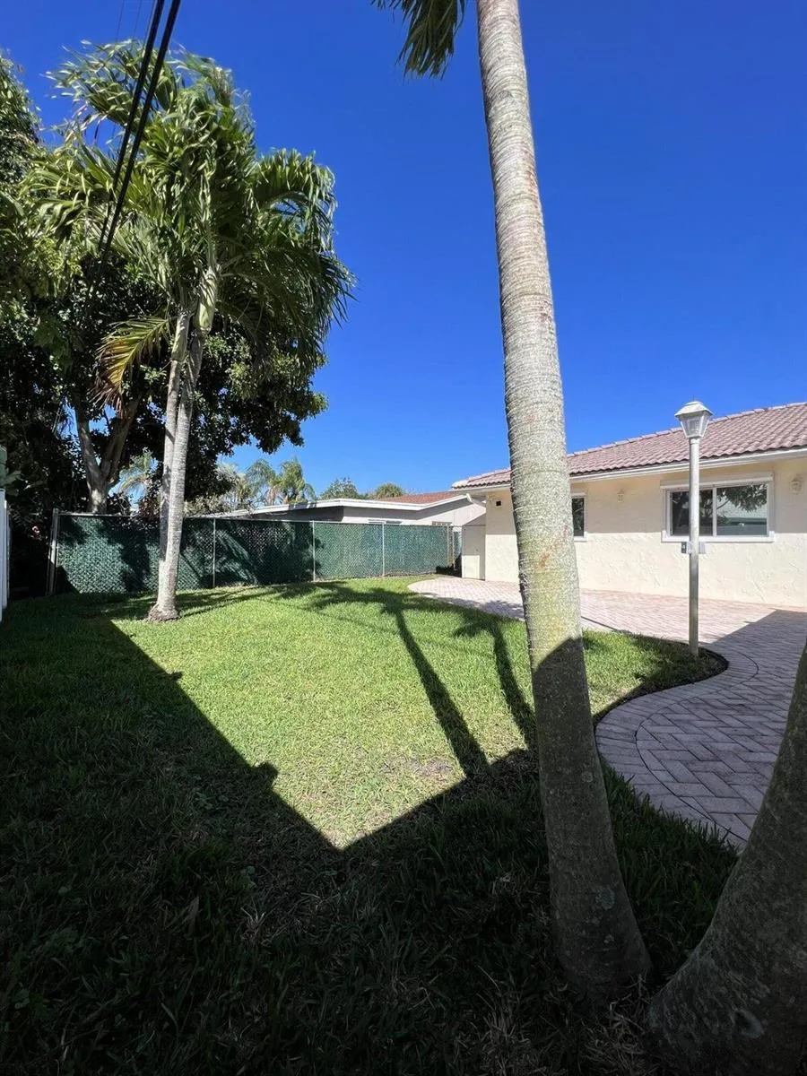 499 W Conference Drive Boca Raton, FL 33486