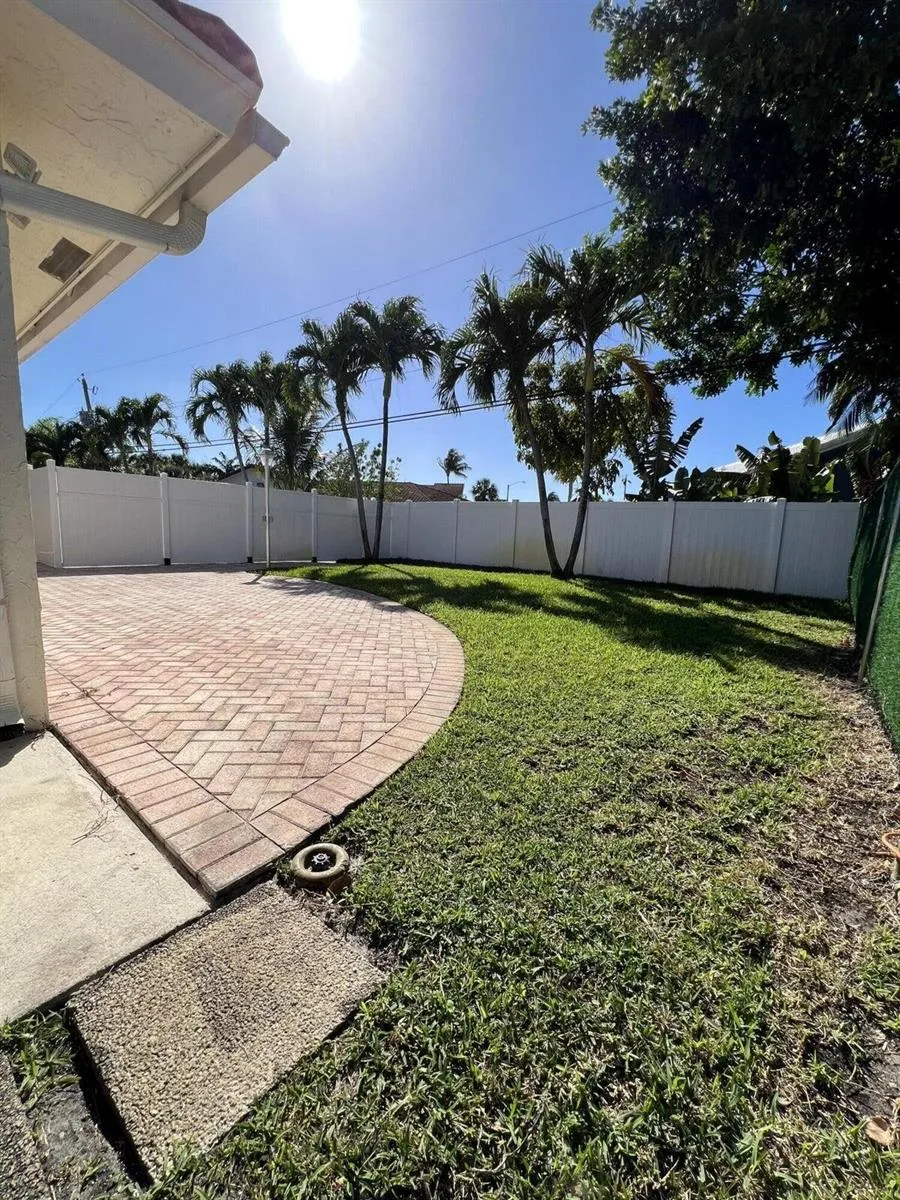 499 W Conference Drive Boca Raton, FL 33486