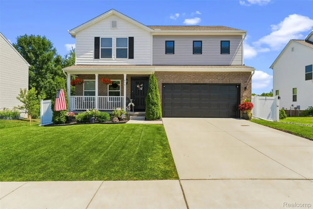 435 Old Farm Lane Lapeer City, MI 48446