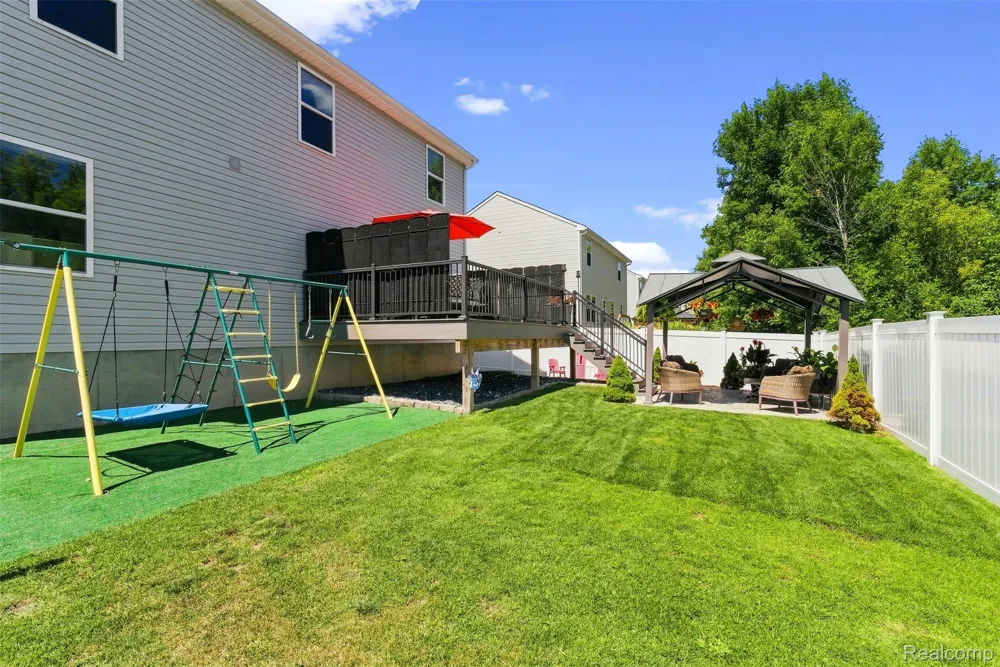 435 Old Farm Lane Lapeer City, MI 48446