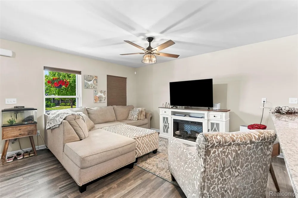 435 Old Farm Lane Lapeer City, MI 48446