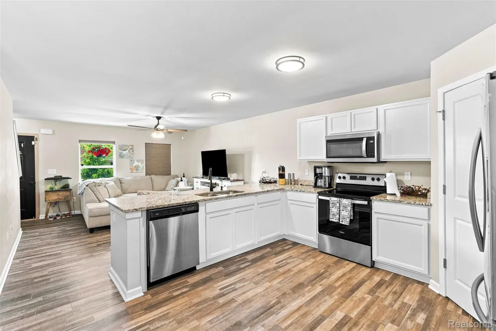 435 Old Farm Lane Lapeer City, MI 48446