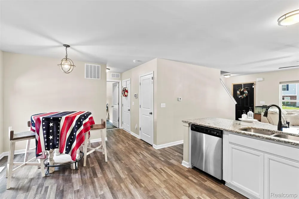 435 Old Farm Lane Lapeer City, MI 48446