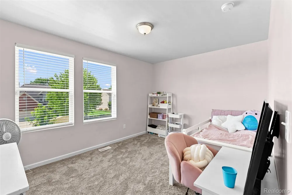 435 Old Farm Lane Lapeer City, MI 48446