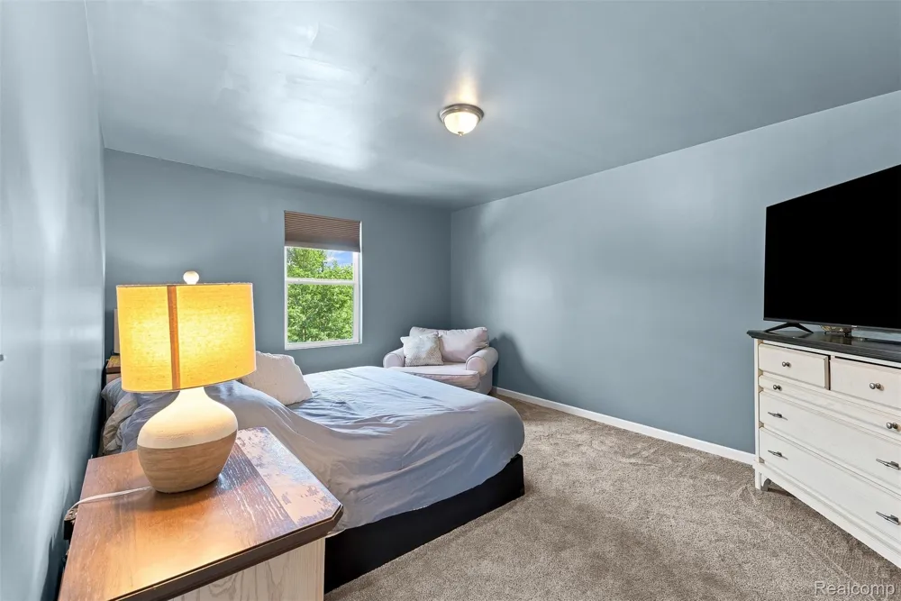 435 Old Farm Lane Lapeer City, MI 48446