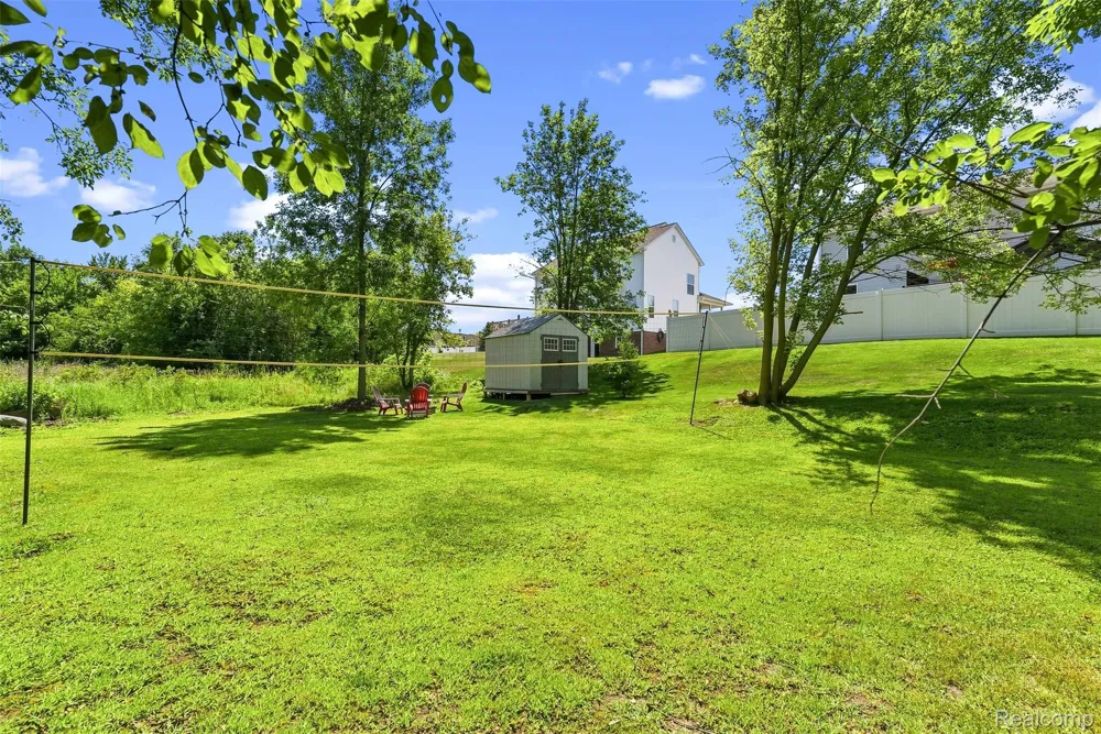 435 Old Farm Lane Lapeer City, MI 48446