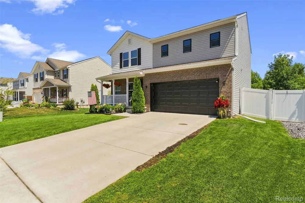 435 Old Farm Lane Lapeer City, MI 48446