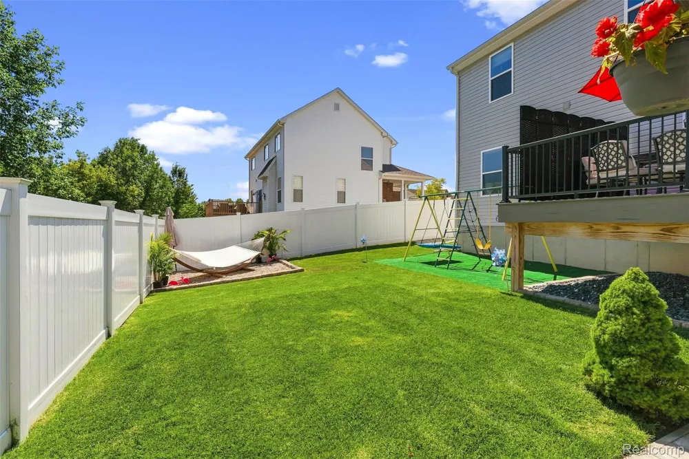 435 Old Farm Lane Lapeer City, MI 48446