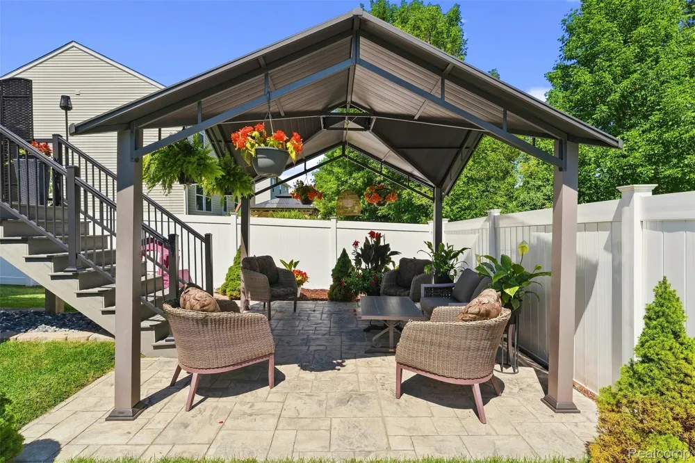 435 Old Farm Lane Lapeer City, MI 48446