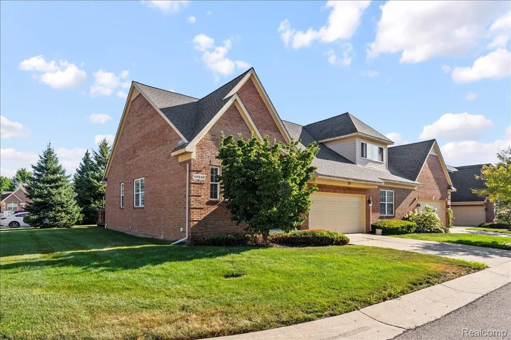 48840 Stonebriar Drive Canton Charter Township, MI 48188