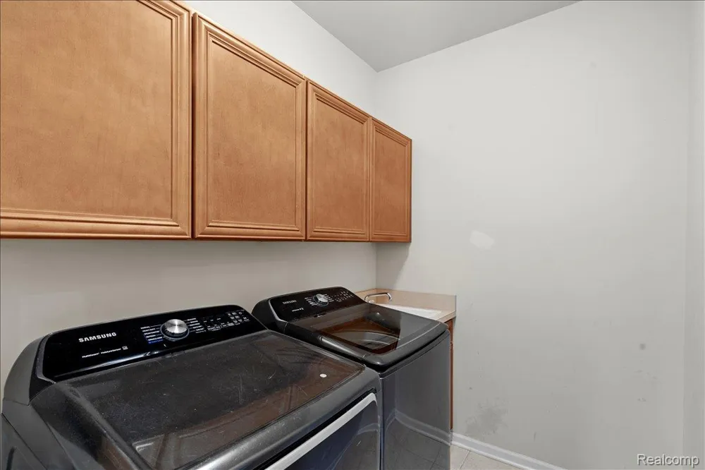48840 Stonebriar Drive Canton Charter Township, MI 48188