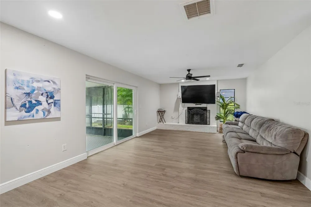 16507 CRANWOOD PLACE Tampa, FL 33618