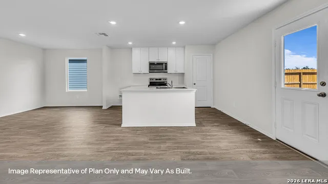 306 Windflower Cove Luling, TX 78648