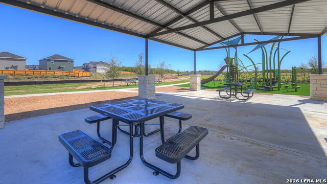 306 Windflower Cove Luling, TX 78648