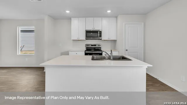 306 Windflower Cove Luling, TX 78648