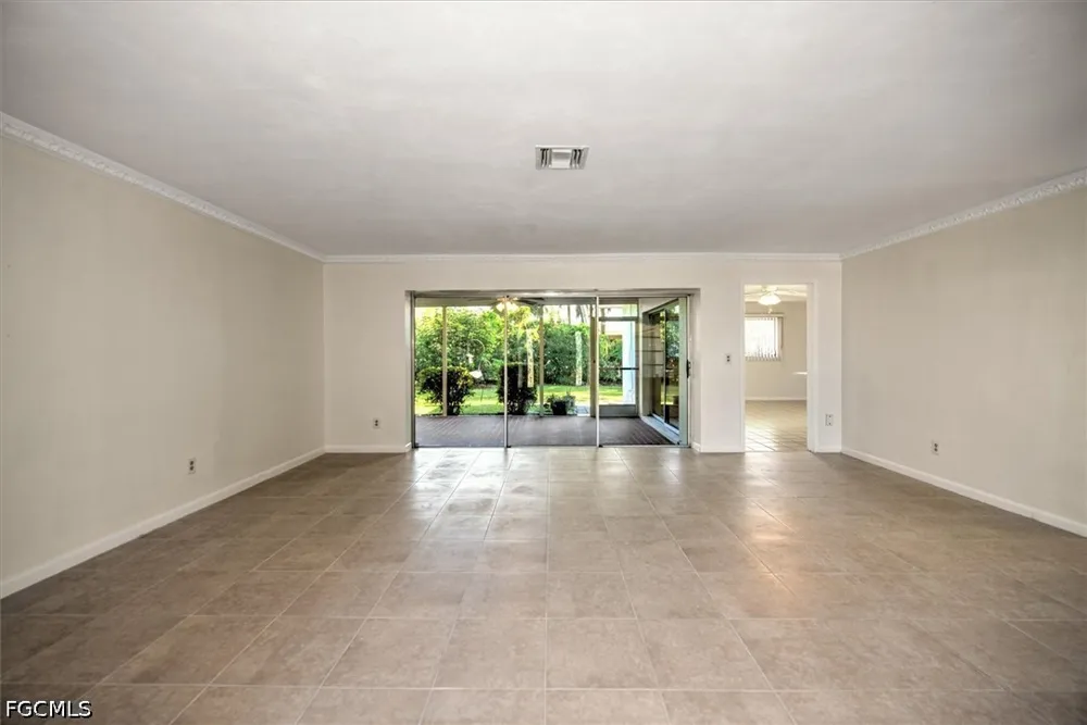 Eichen Circle E Fort Myers, FL 33919