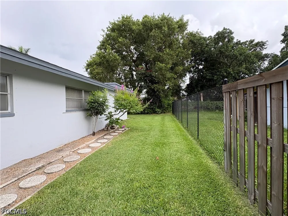 Eichen Circle E Fort Myers, FL 33919