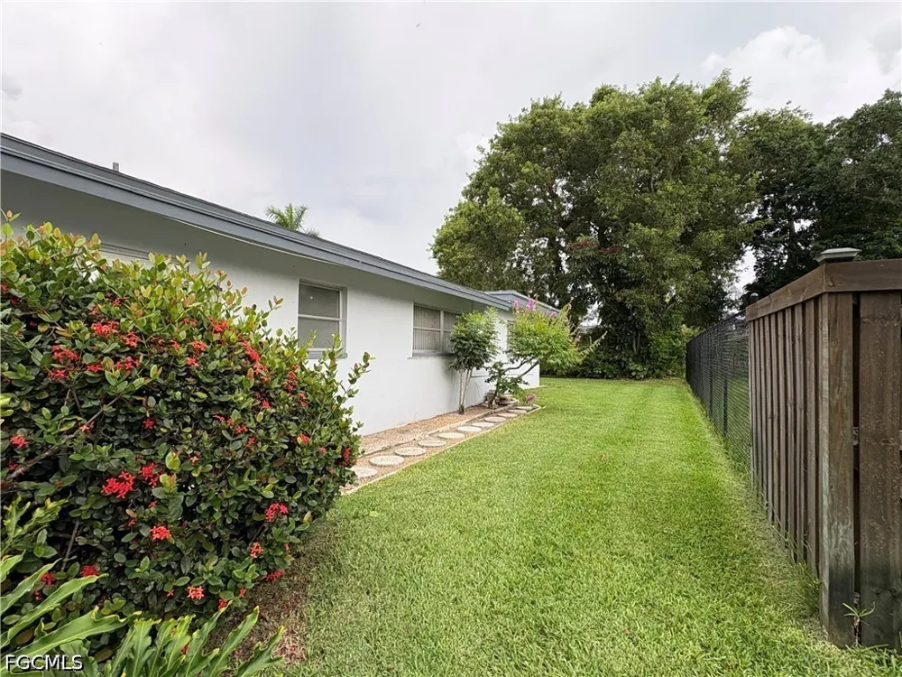 Eichen Circle E Fort Myers, FL 33919