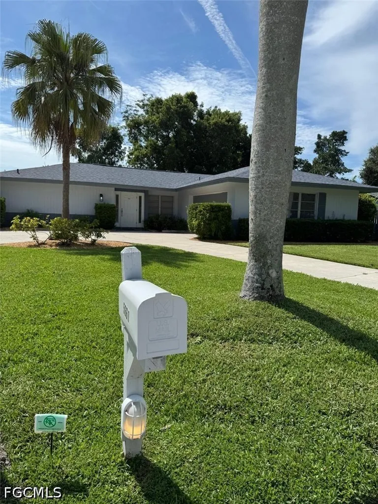 Eichen Circle E Fort Myers, FL 33919