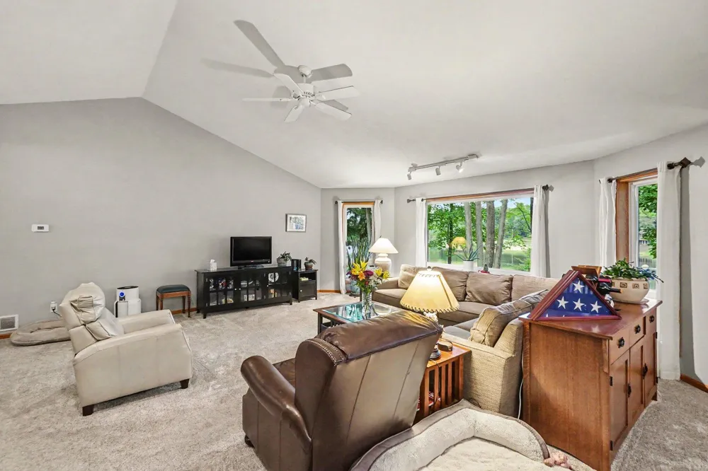9712 Fawn Lake Drive Stanwood, MI 49346