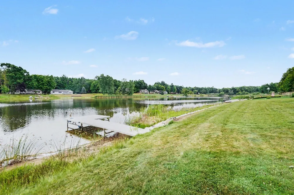 9712 Fawn Lake Drive Stanwood, MI 49346