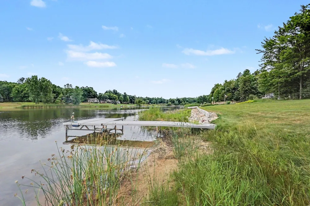 9712 Fawn Lake Drive Stanwood, MI 49346