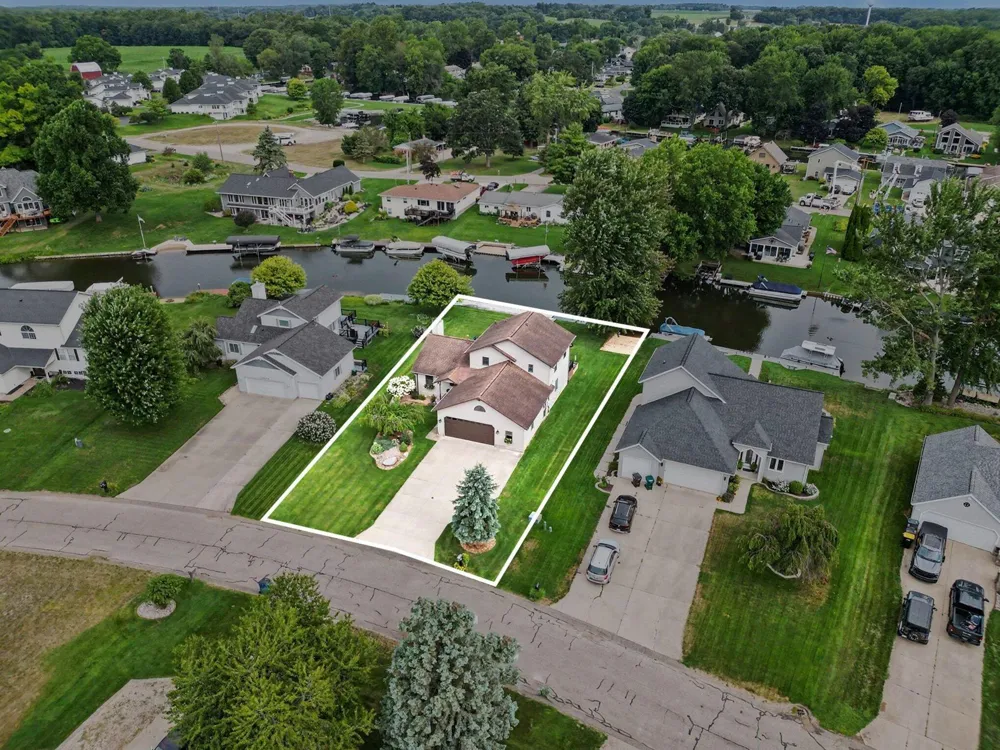 12776 Theris Drive Wayland, MI 49348