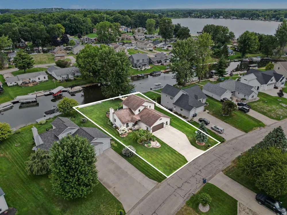 12776 Theris Drive Wayland, MI 49348