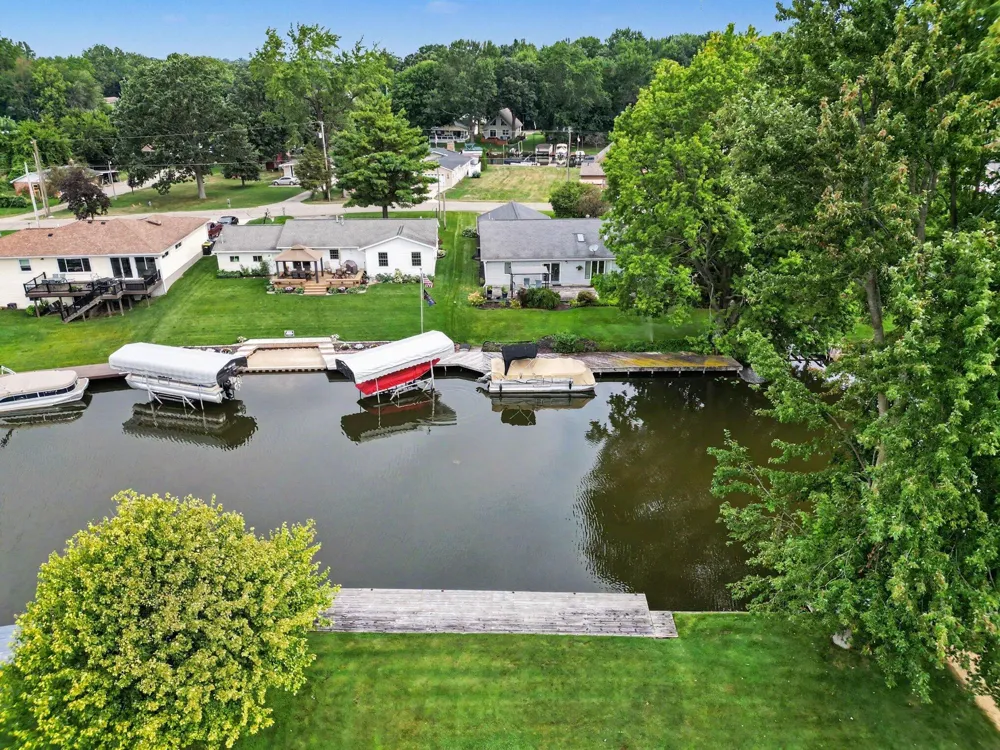 12776 Theris Drive Wayland, MI 49348