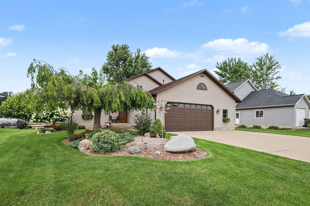 12776 Theris Drive Wayland, MI 49348
