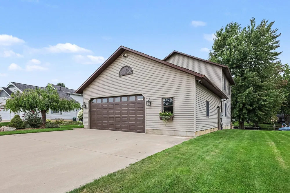 12776 Theris Drive Wayland, MI 49348