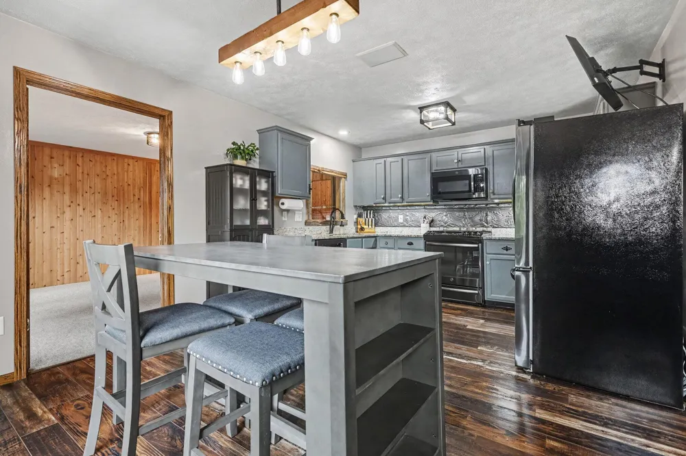 12776 Theris Drive Wayland, MI 49348