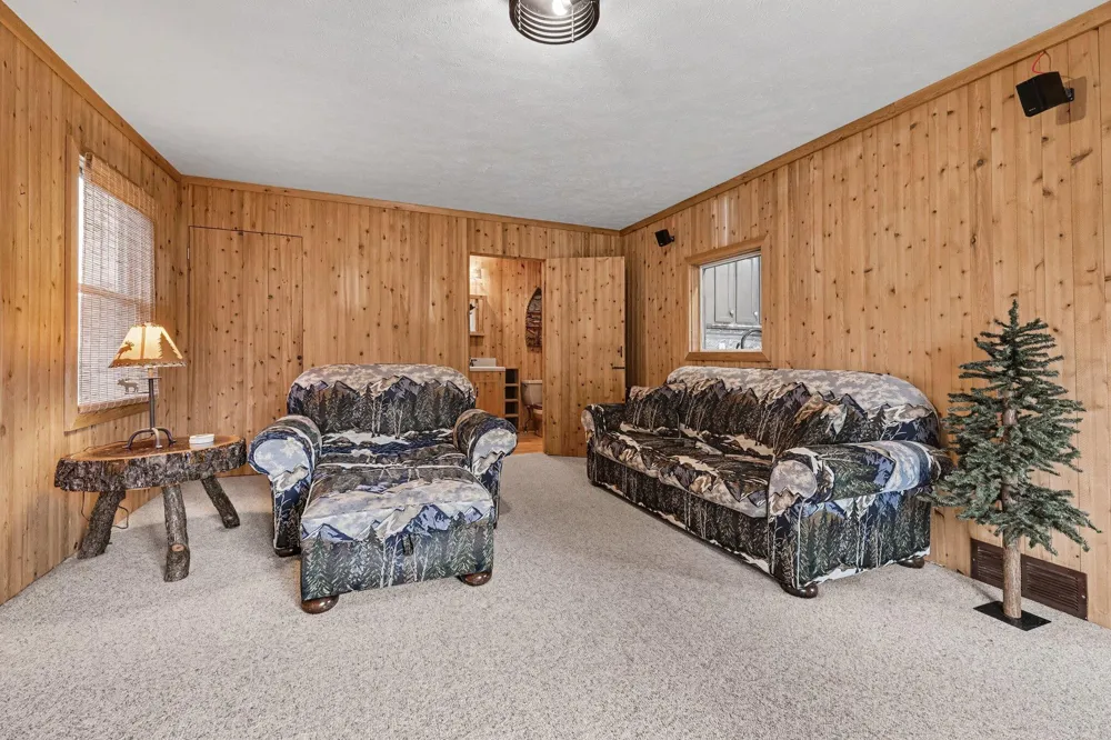 12776 Theris Drive Wayland, MI 49348
