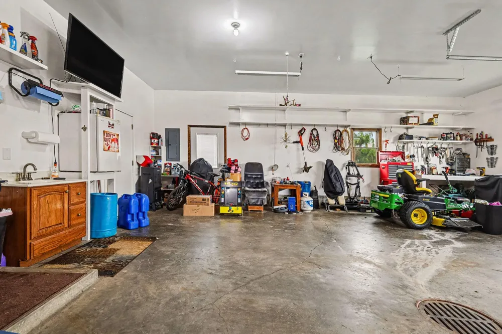 12776 Theris Drive Wayland, MI 49348