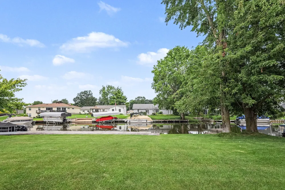 12776 Theris Drive Wayland, MI 49348