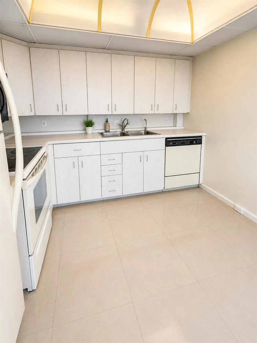 4024 Newcastle B Boca Raton, FL 33434