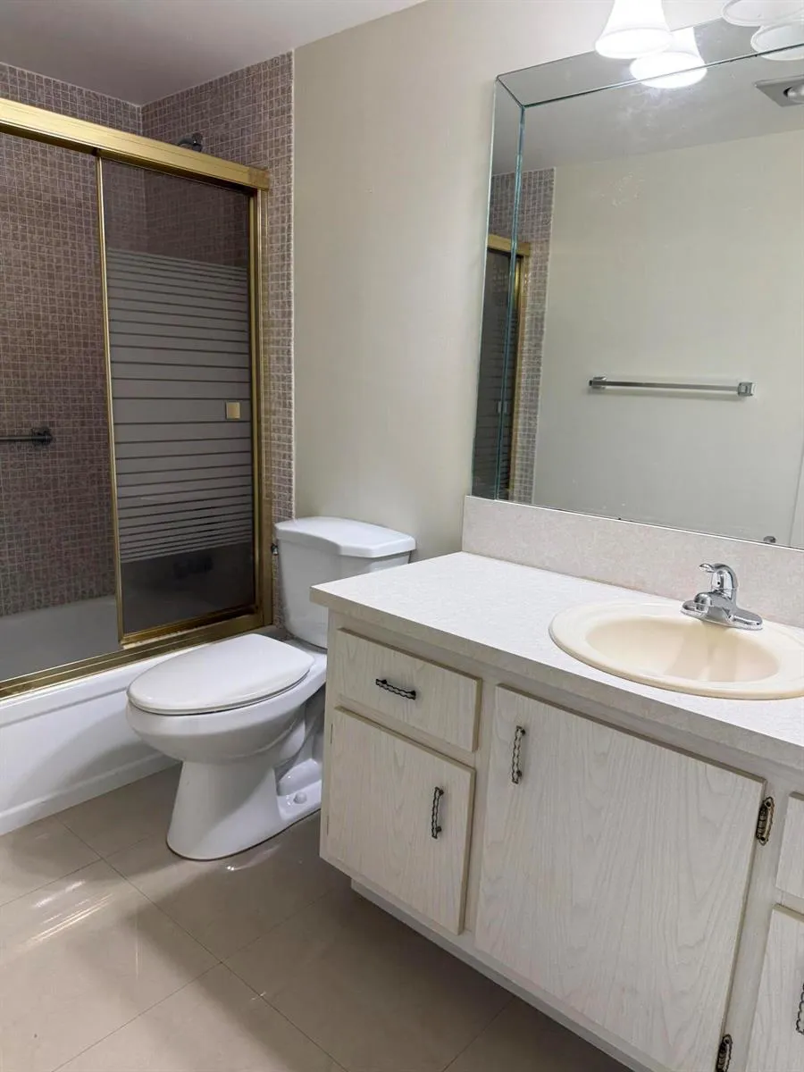 4024 Newcastle B Boca Raton, FL 33434