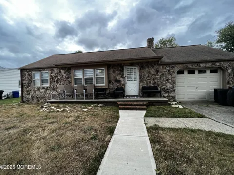 1000 Woodgate Avenue