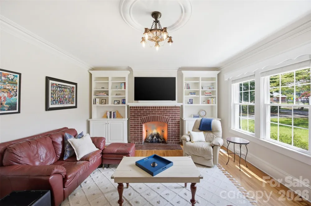 105 S Maple Street Dallas, NC 28034