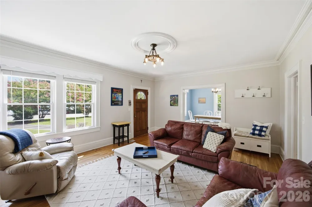 105 S Maple Street Dallas, NC 28034