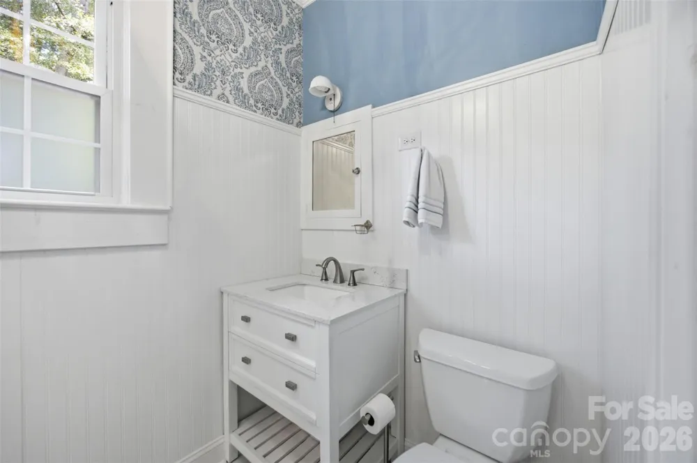 105 S Maple Street Dallas, NC 28034