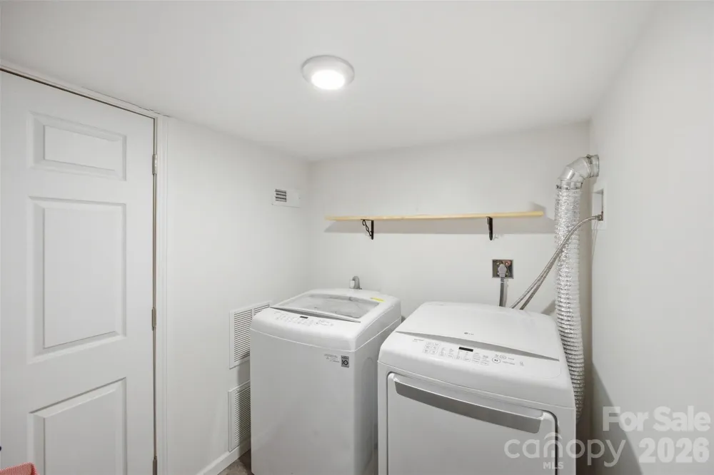105 S Maple Street Dallas, NC 28034