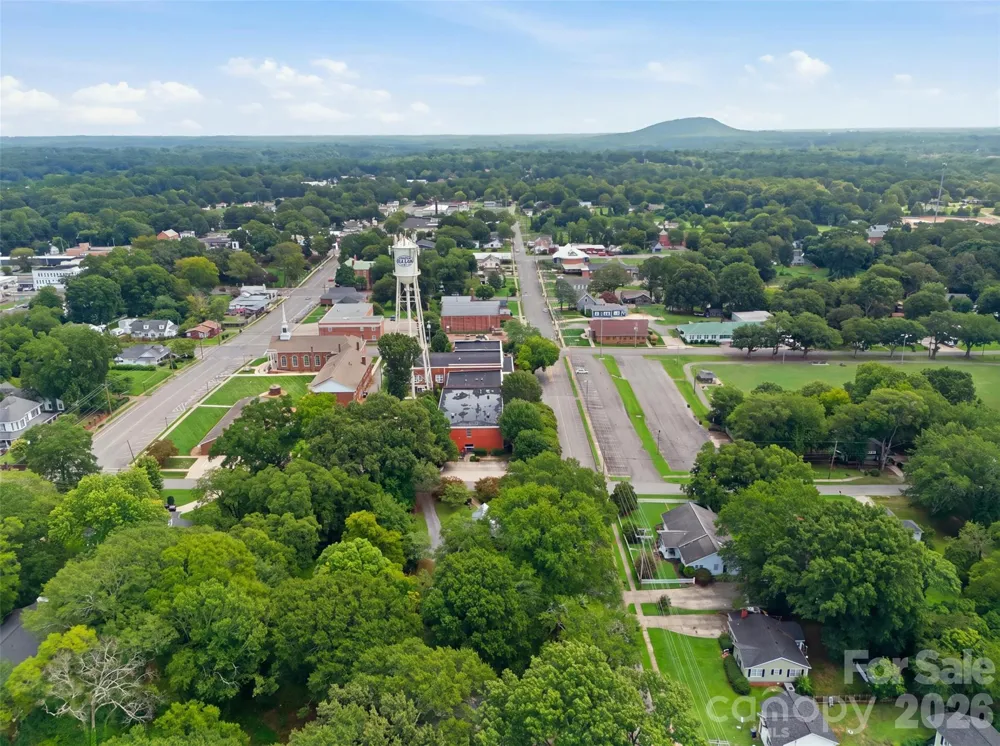 105 S Maple Street Dallas, NC 28034