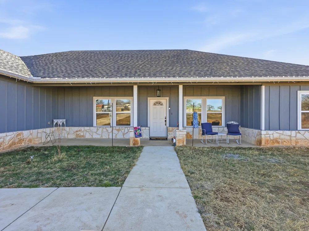 231 Julian Lane Poolville, TX 76487