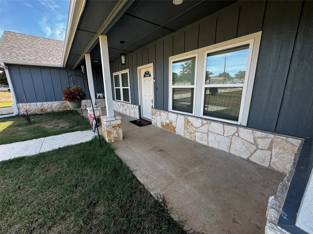 231 Julian Lane Poolville, TX 76487