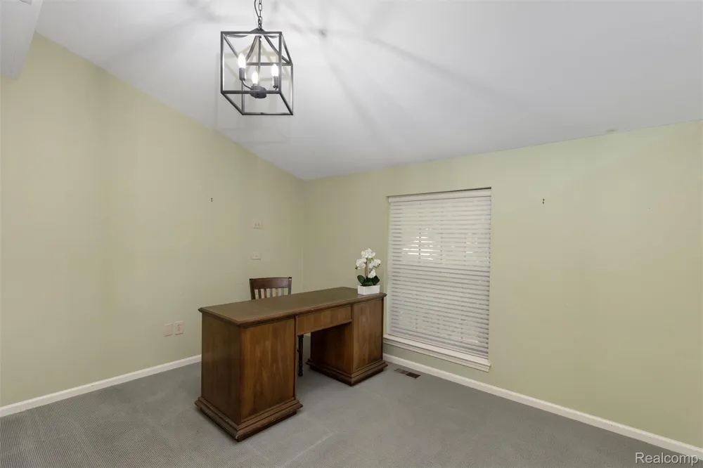 2937 Waterloo Drive Troy City, MI 48084